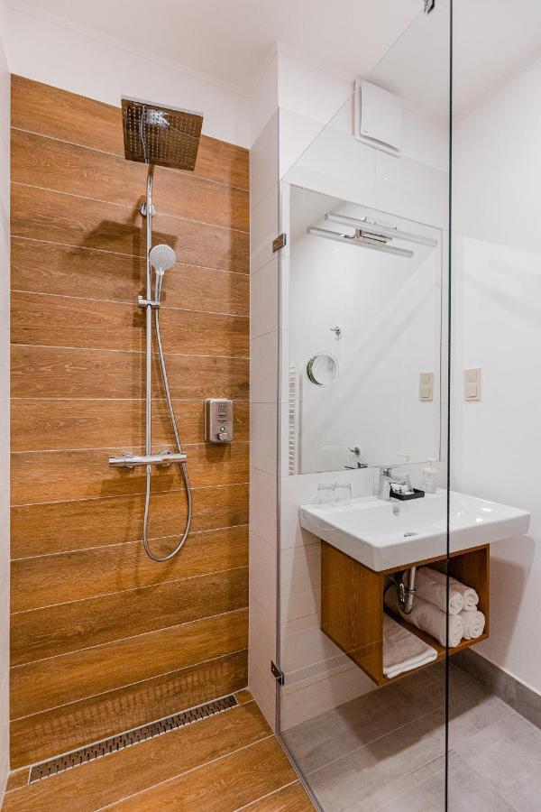 H11 Rooms Эстергом Экстерьер фото